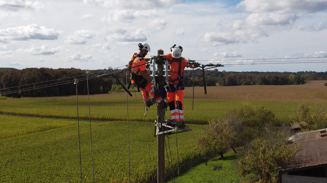 Activité réseaux électriques souterrains et aériens HTA / BT